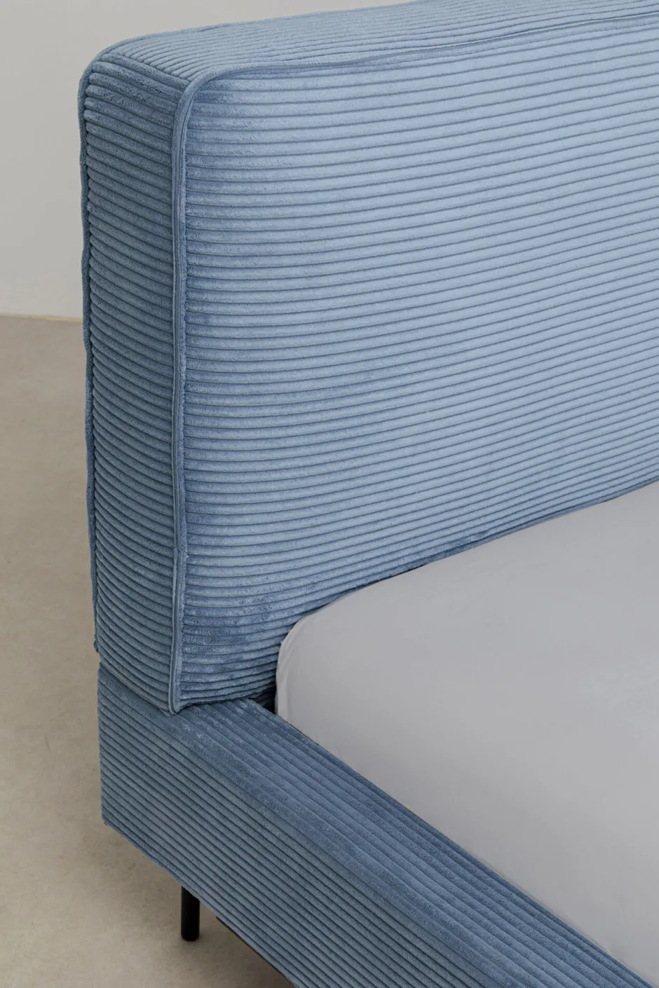 Outlet Bed East Side Cord Blue 180x200cm Bedden|Tuinmeubelen