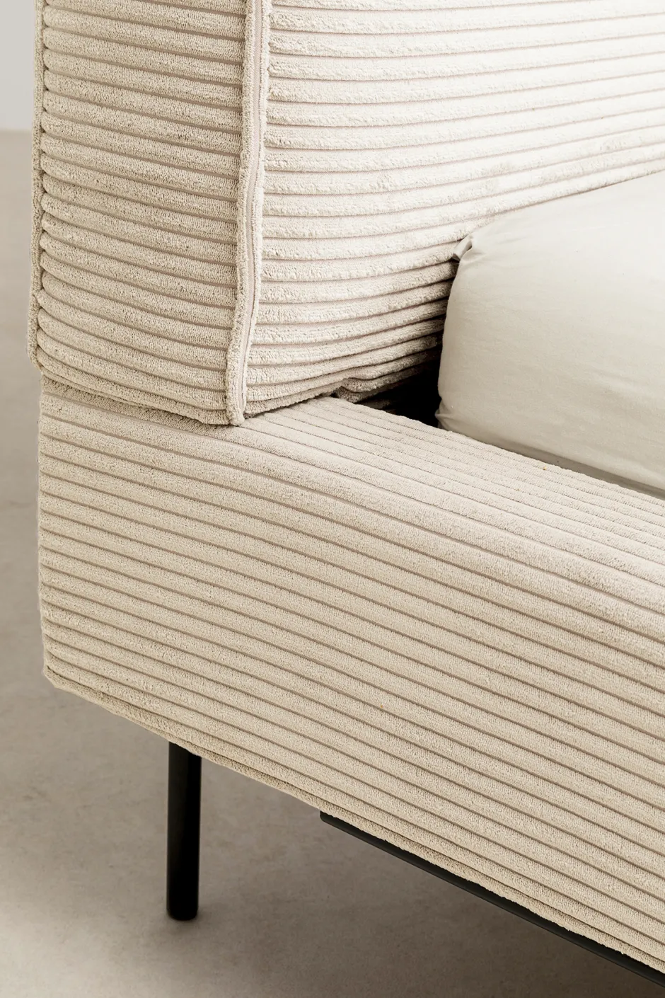 New Bed East Side Cord Creme 160x200cm Bedden|Kasten