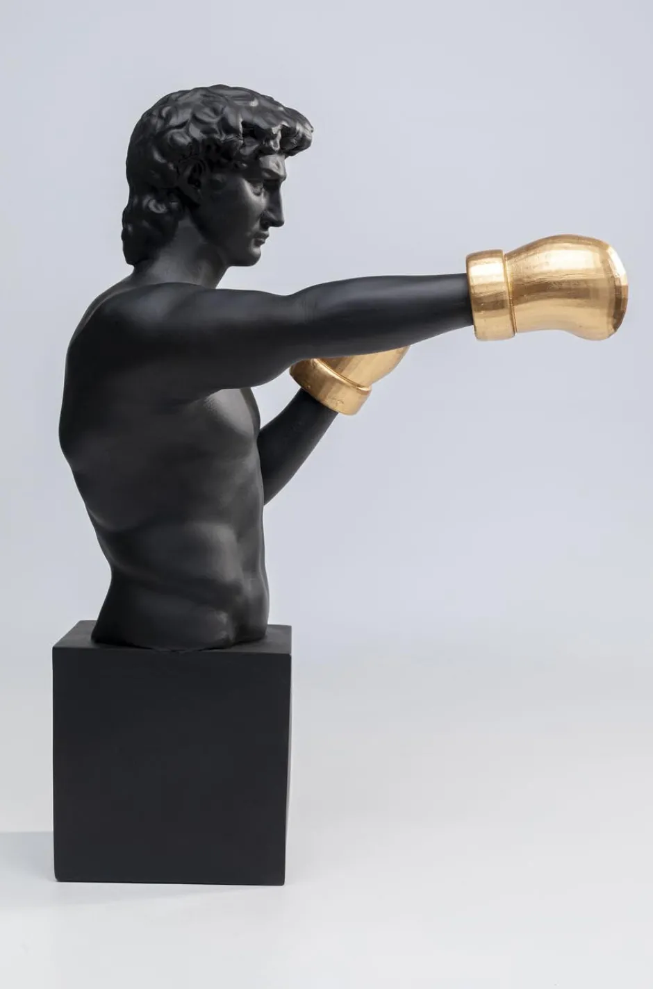 Store Decofiguur Balboa Woondecoratie|Kasten