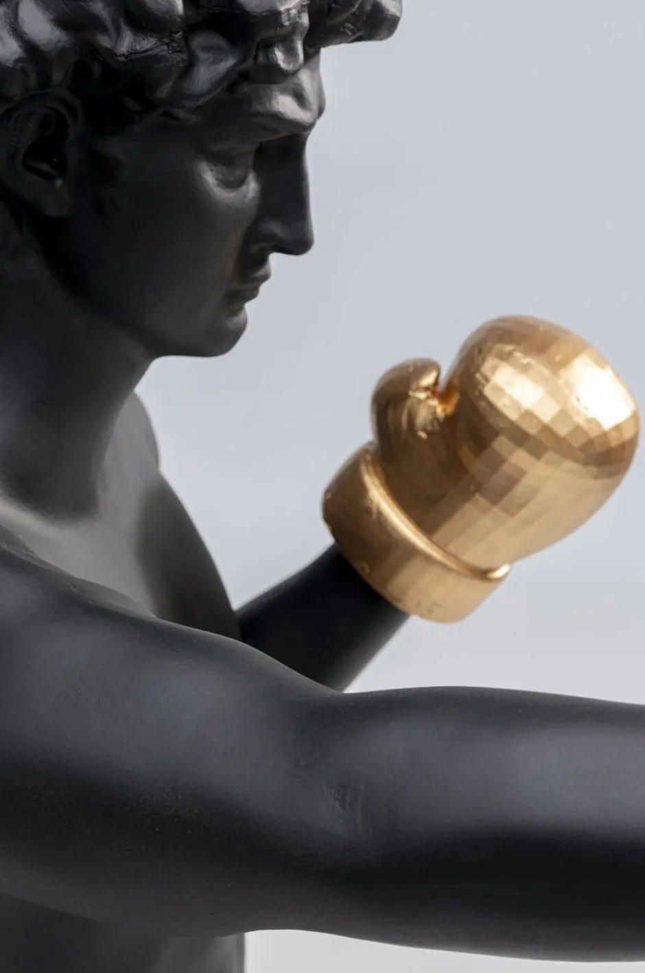 Store Decofiguur Balboa Woondecoratie|Kasten